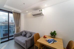 Unclassified image, 2 of 52, button - HSuites Riverside Hotel & Apartment  (An Hai)