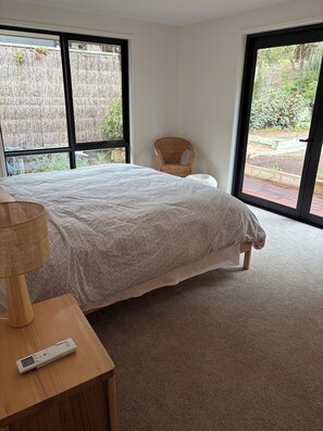 Unclassified image, 3 of 16, button - Beach Retreat - Blairgowrie (Blairgowrie)