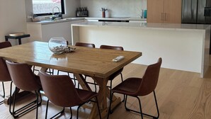Dining - Beach Retreat - Blairgowrie (Blairgowrie)