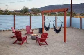 Property grounds - 5 Min to Joshua Tree National Park, Hot Tub, Game Room & Pool (Twentynine Palms)