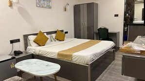 Quarto casal premium | Wi-Fi de cortesia