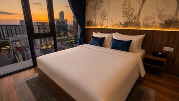 Deluxe Studio Suite, Balcony, City View | WiFi (free)