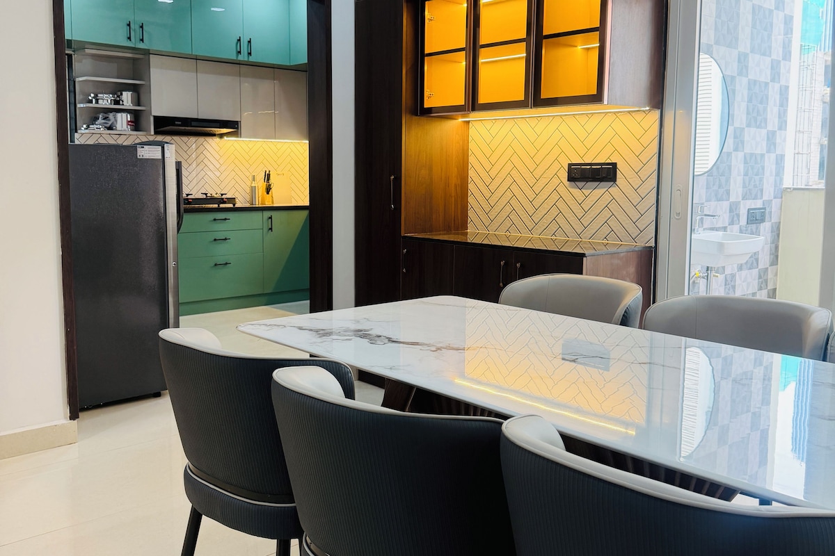 Premium Apartment, 3 Bedrooms | Living area