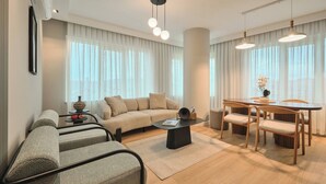 Living area - Polgar, 3BR, Welcoming, Charming (Kadıköy)