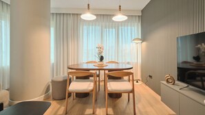 Dining - Polgar, 3BR, Welcoming, Charming (Kadıköy)