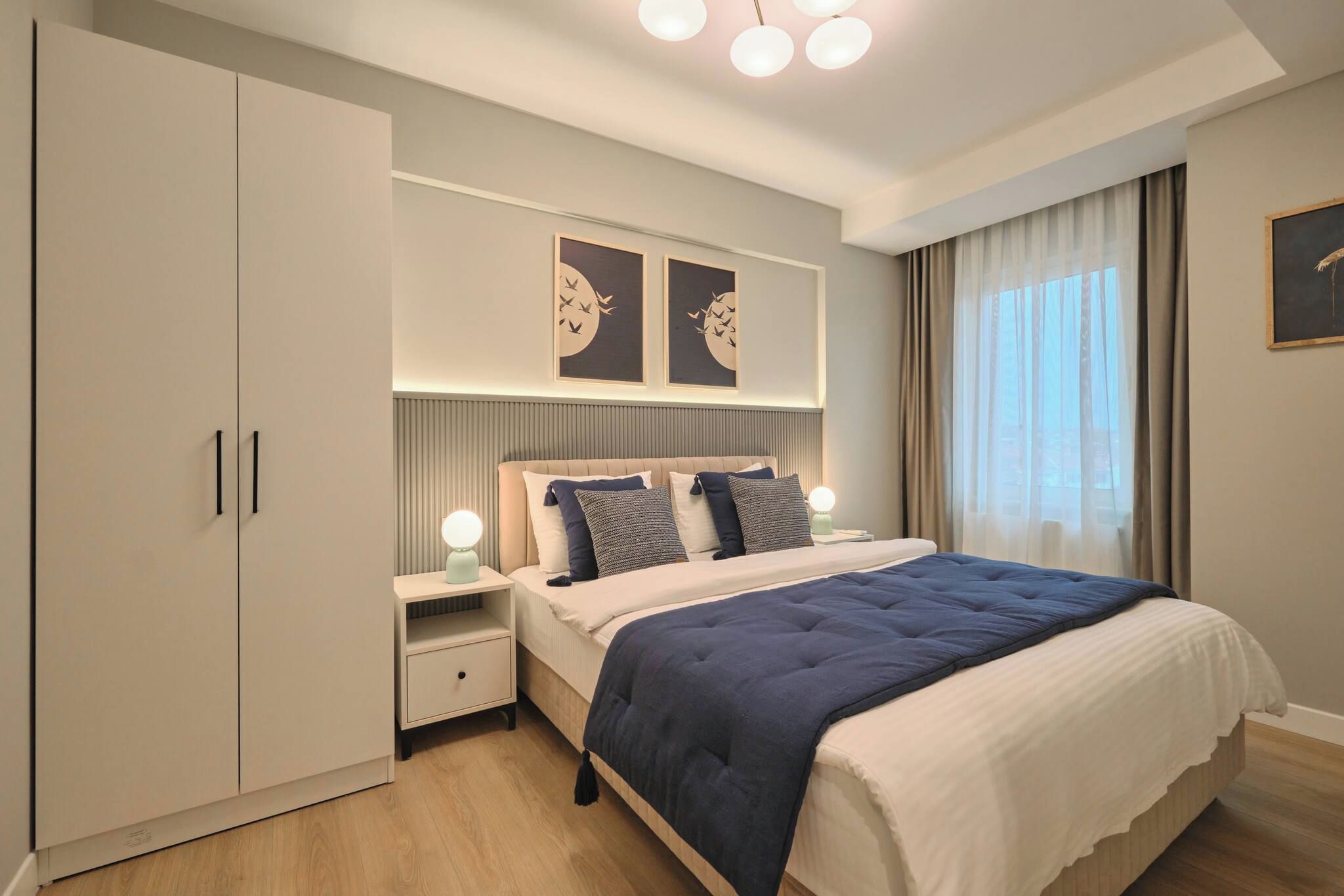 3 bedrooms, iron/ironing board, internet, bed sheets