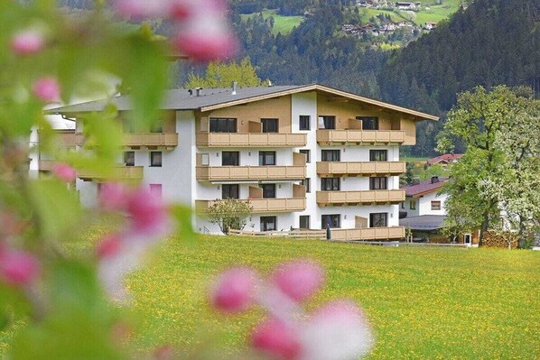 Unclassified image, 1 of 39, button - Holiday apartment with 2 bedrooms (Hippach)