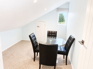 Dining - Comfort on Coutts Way (Palmerston North)