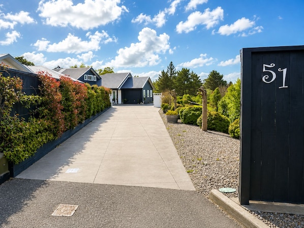 Property grounds - Comfort on Coutts Way (Palmerston North)