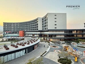 Exterior - Premium Loft at a Plaza with restaurants & others (Monterrey)