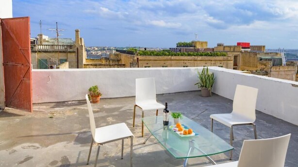 Terrace/patio - Stylish Valletta 1 bedroom Penthouse with Terrace and Views (Il-Belt Valletta)