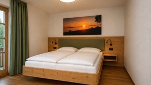 Room - Vrbo Property (Unterwössen)