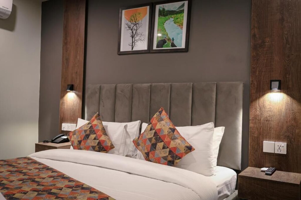 Double Room, Mountain View | Desk, WiFi