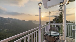 Eclipse Room with Balcony | Balcón