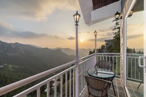 Eclipse Room with Balcony | Balcón
