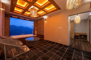 Myst Room with Jacuzzi and Balcony | Baño