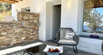 White & black Suites – Suite Five