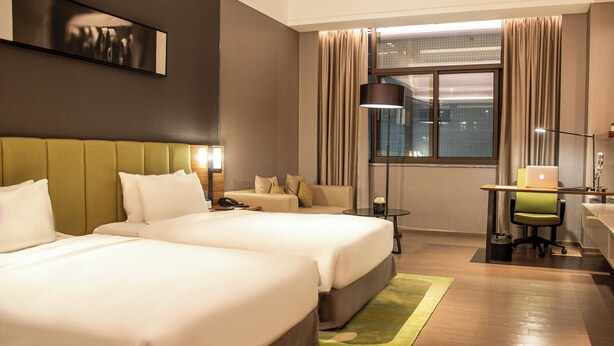 Blackout drapes, WiFi (free) - The Mulian Hotel (ChengDu)