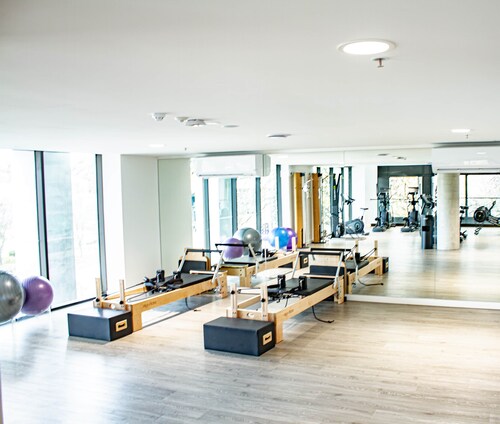 Luxe Canberra CBD 2BR Resort Pool Spa Gym Parking