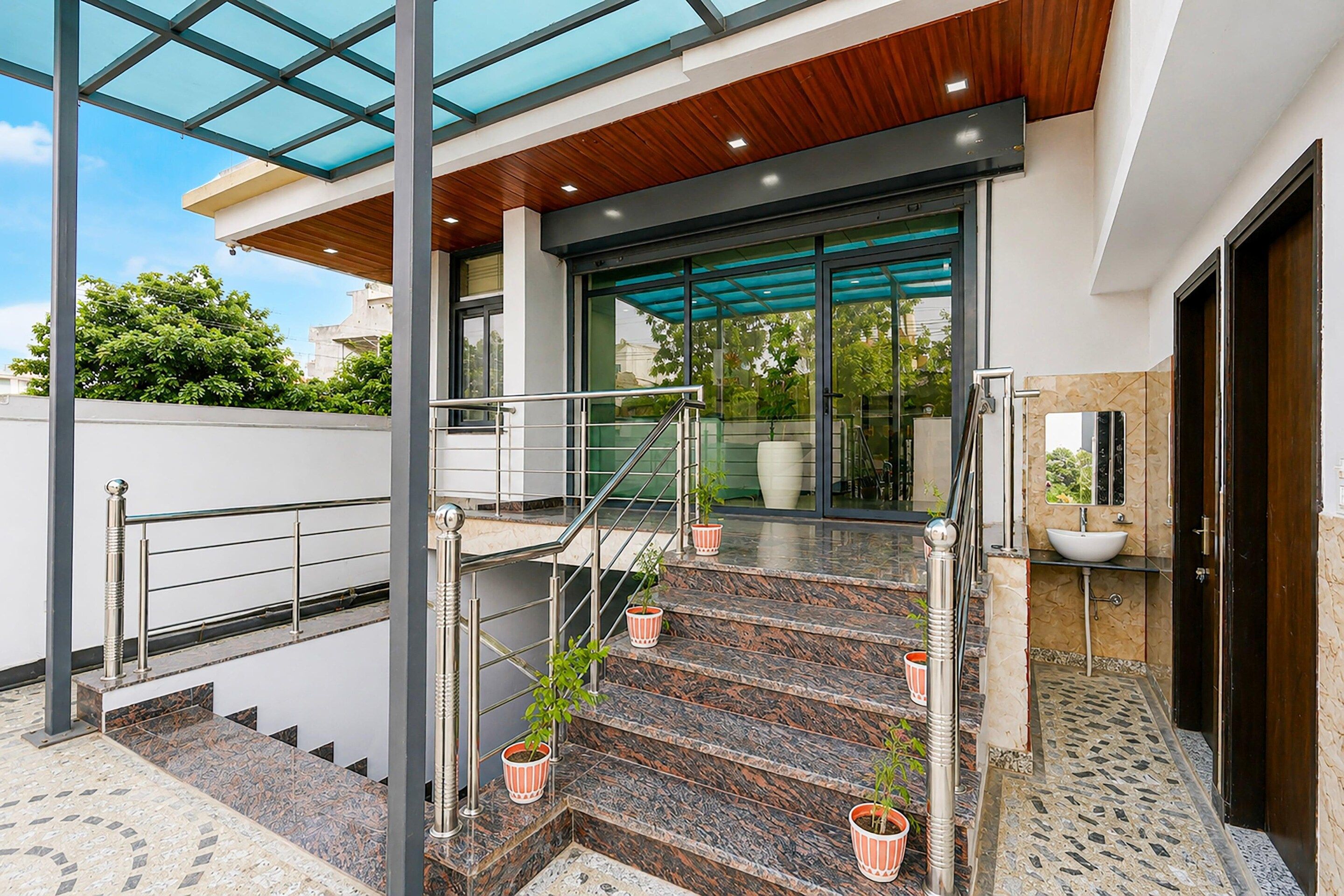 House | Reception