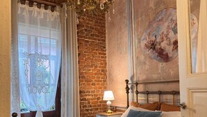 Room - Allegory of Taksim 2B (İstanbul)