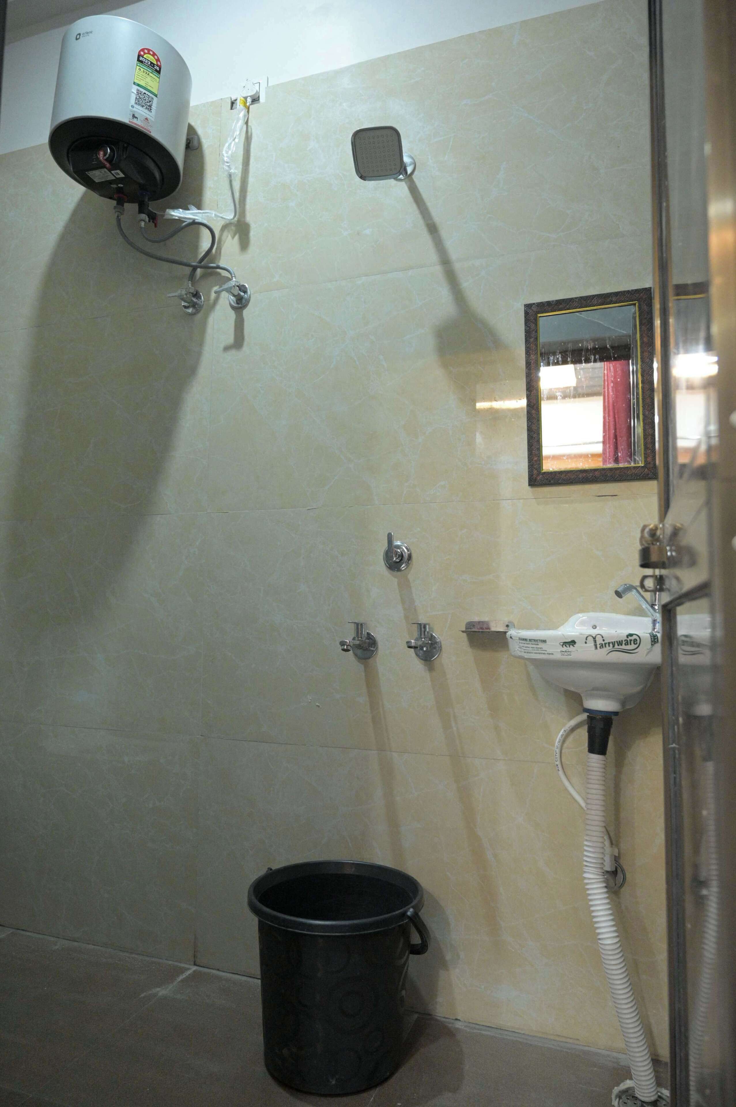 Ducha, toallas, jabón, shampoo