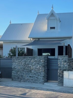 Exterior - Studio cosy à 150 m du lagon - spa privatif (L'Étang-Salé)