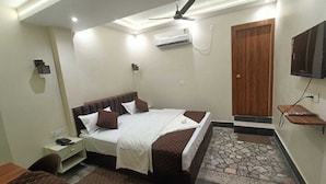 Room - Surya Stays (Prayagraj)