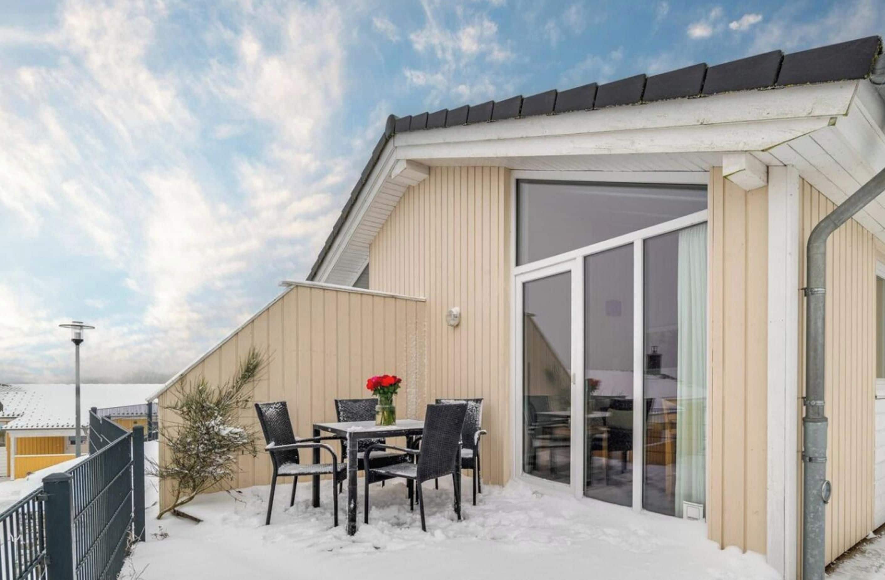 House | Outdoor dining