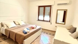 Room - Vrbo Property (Tortolì)