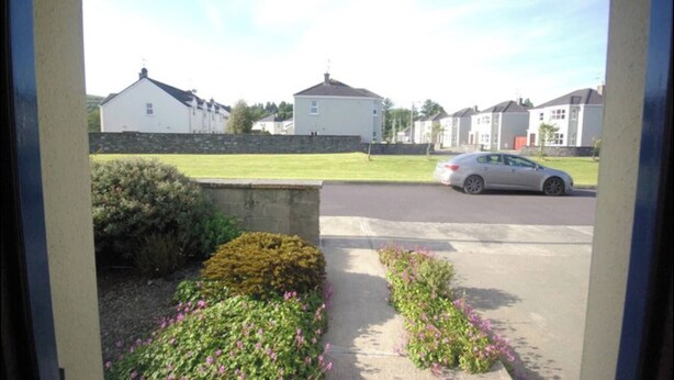 Unclassified image, 1 of 19, button - Charming 4-bedroom House in Skibbereen - Pet Friendly Retreat (Skibbereen)