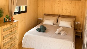 Room - Vrbo Property (Figari)