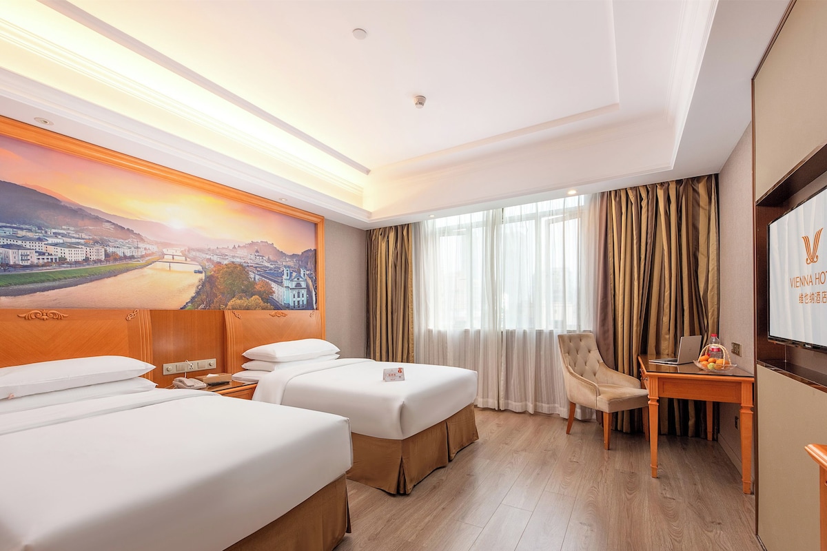 Luxury Twin Room