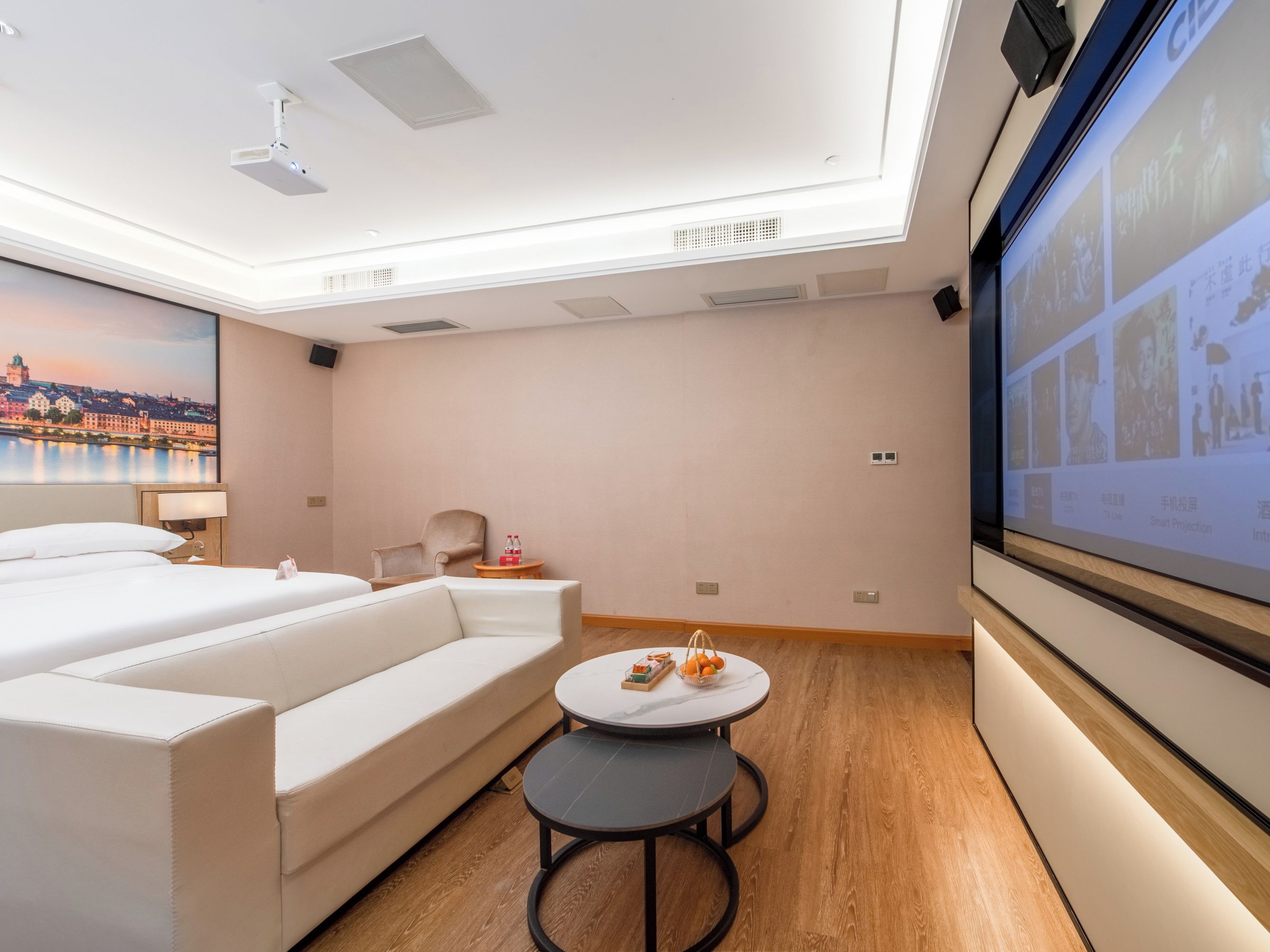Elite Double Room, City View | Laptop workspace, WiFi (free), bed sheets