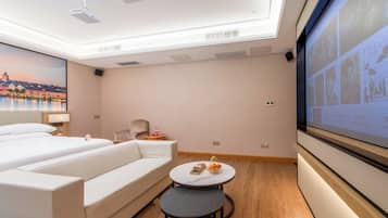 Elite Double Room, City View | Laptop workspace, WiFi (free), bed sheets