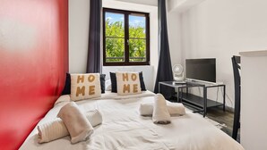 Room - L'érable - Charming Studio Near Île Barbe (Lyon)