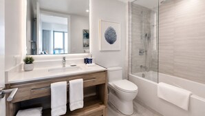 Superior-Zimmer | Badezimmer | Shampoo, Toilettenpapier