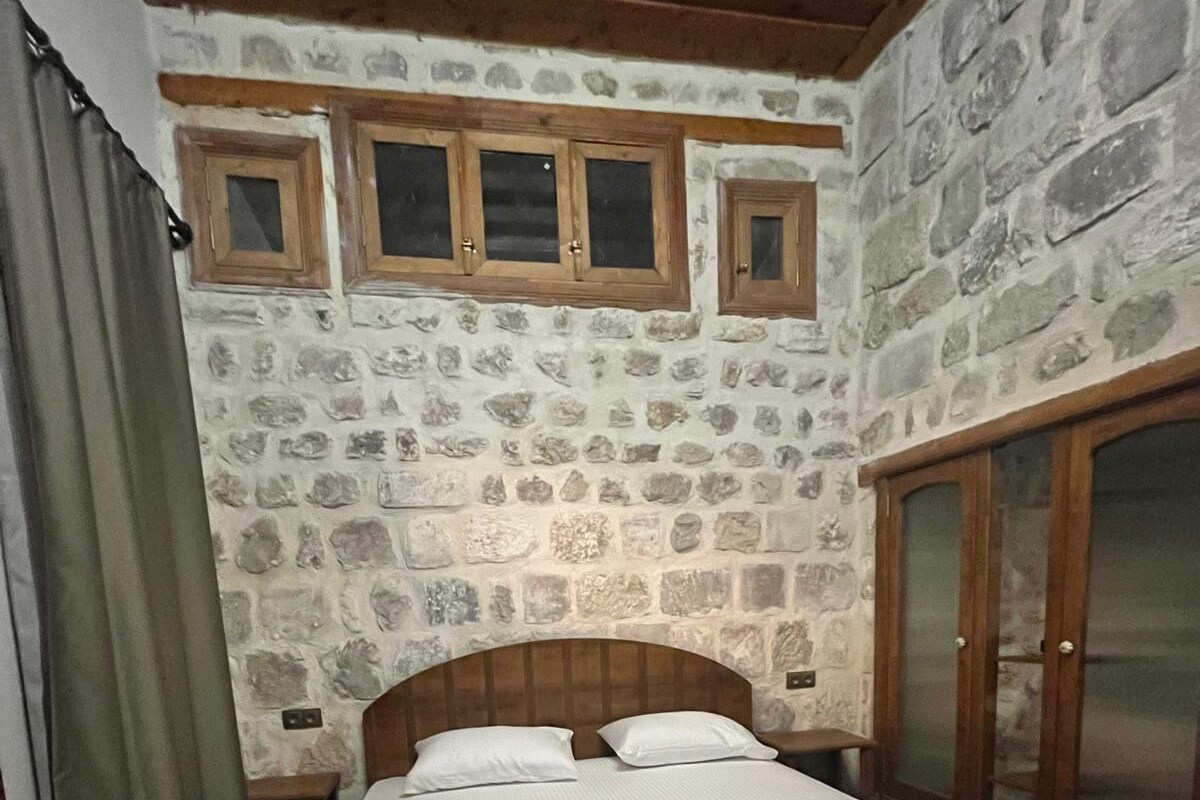 Doppia Comfort, vista giardino | Una scrivania, postazione laptop, tende oscuranti, insonorizzazione