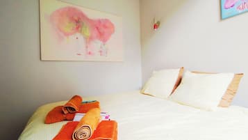 1 habitación, escritorio, tabla de planchar con plancha y wifi gratis