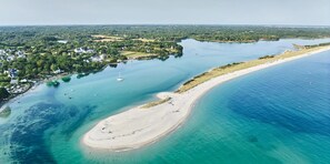 Unclassified image, 2 of 14, button - Vrbo Property (Bénodet)