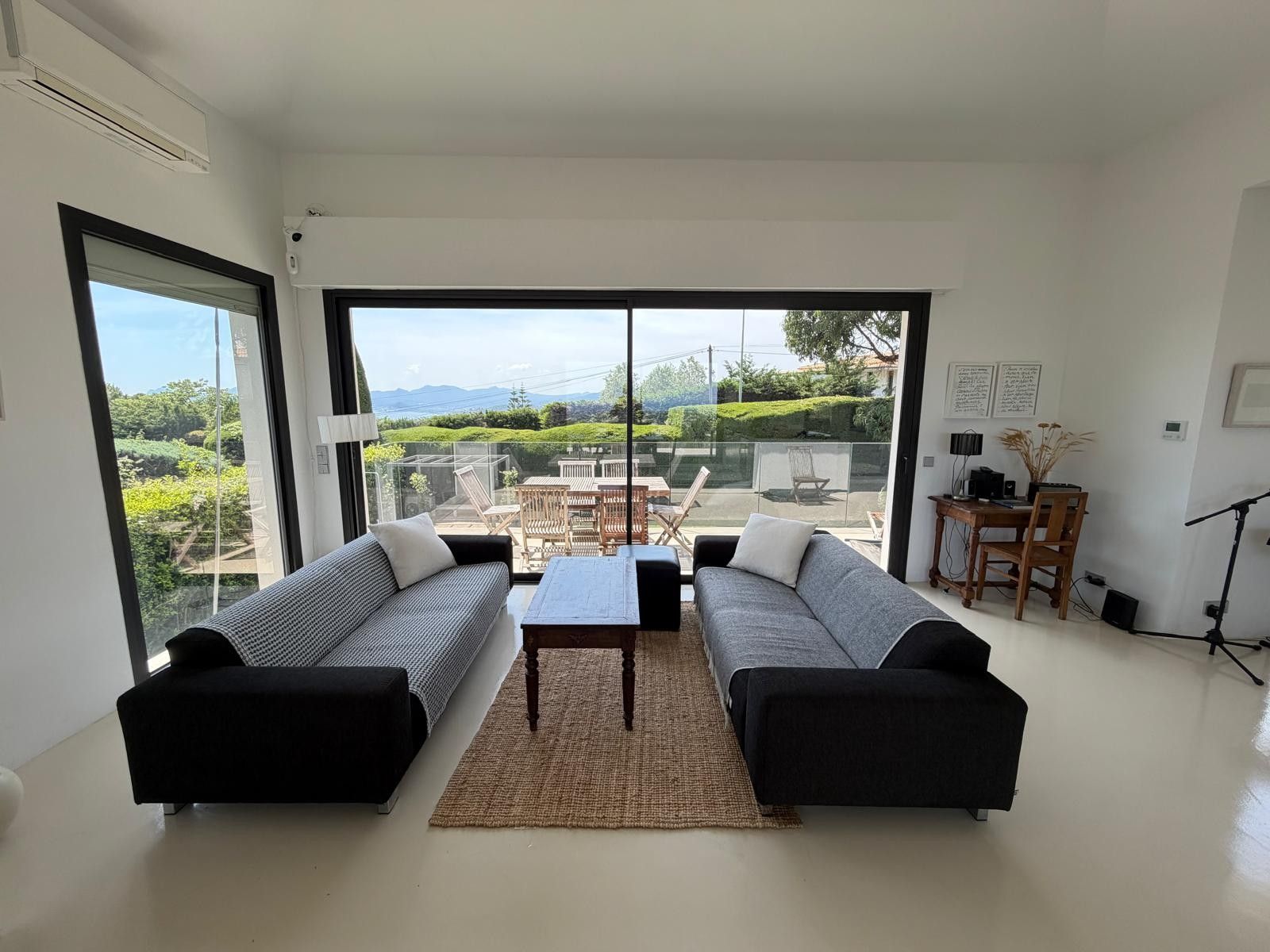 Villa "Julia" With Sea View, Wi-fi, And Air Conditioning - Antibes