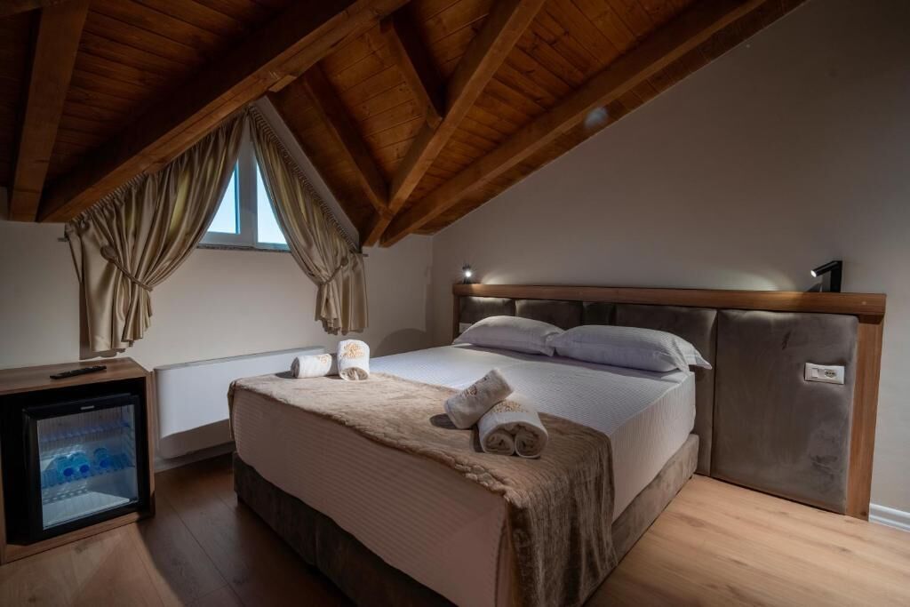 Triple Room, City View