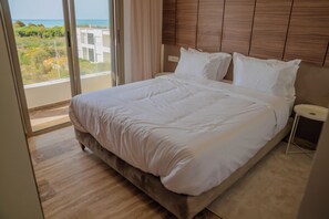 Apartamento familiar, balcón, vistas al mar | Escritorio