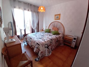 Room - Comfortable house near the beach - 6 guests (Sant Pere Pescador)