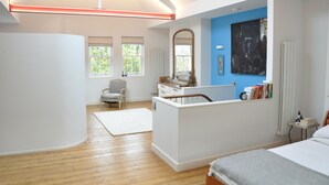 Room - Design-Led Islington Home with Huge Private Garden (London)