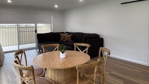 Dining - Wagga Apartments #10 (Wagga Wagga)