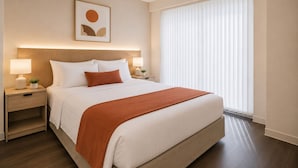 Junior Room - Downtown Elmora Suites (Toronto)
