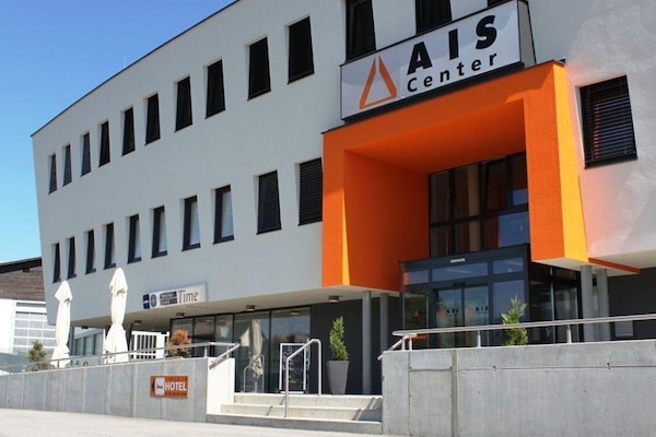 AIS Center