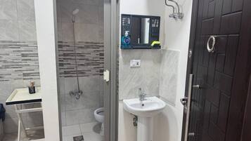 Shared Dormitory, 1 Bedroom | Bathroom