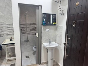 Asrama Umum, 1 kamar tidur | Kamar mandi